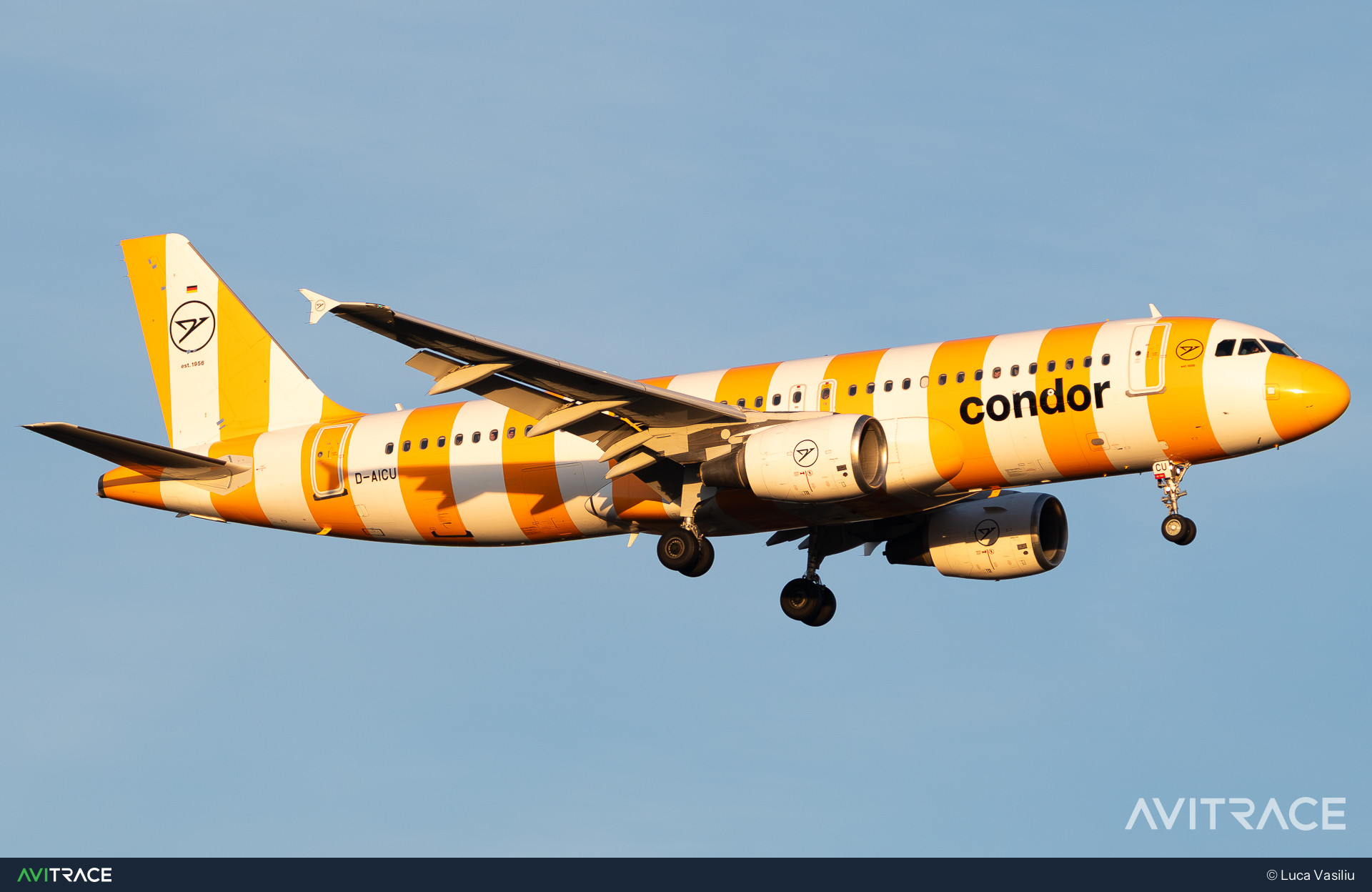 D-AICU, Airbus A320-214, photographed by Luca Vasiliu