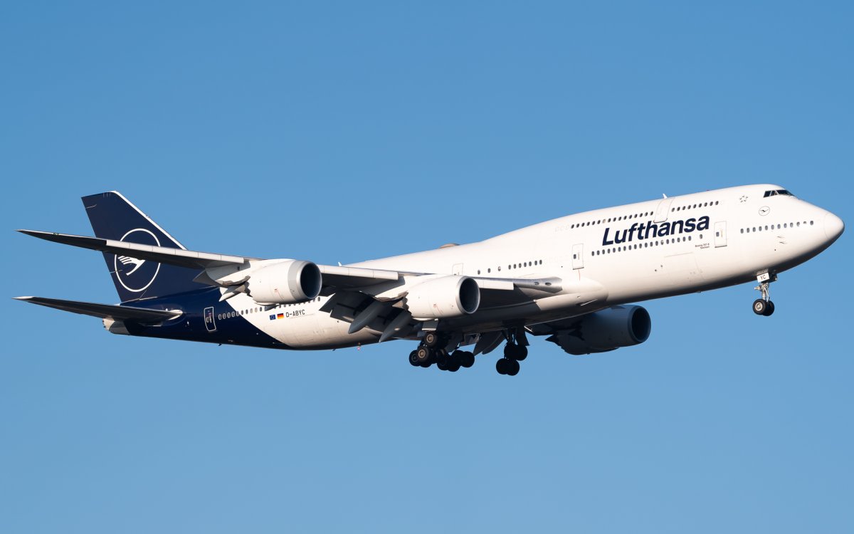 D-ABYC, Boeing 747-830, photographed by Luca Vasiliu