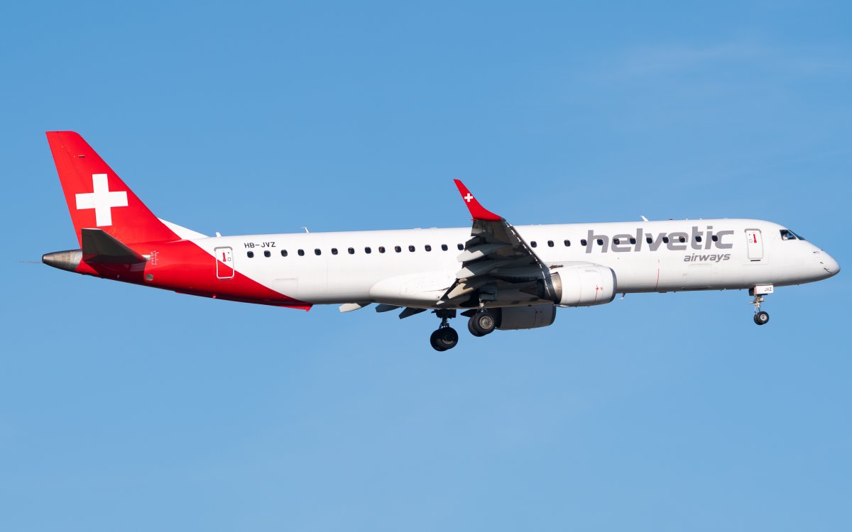 HB-JVZ, Embraer ERJ-190-200LR, photographed by Luca Vasiliu