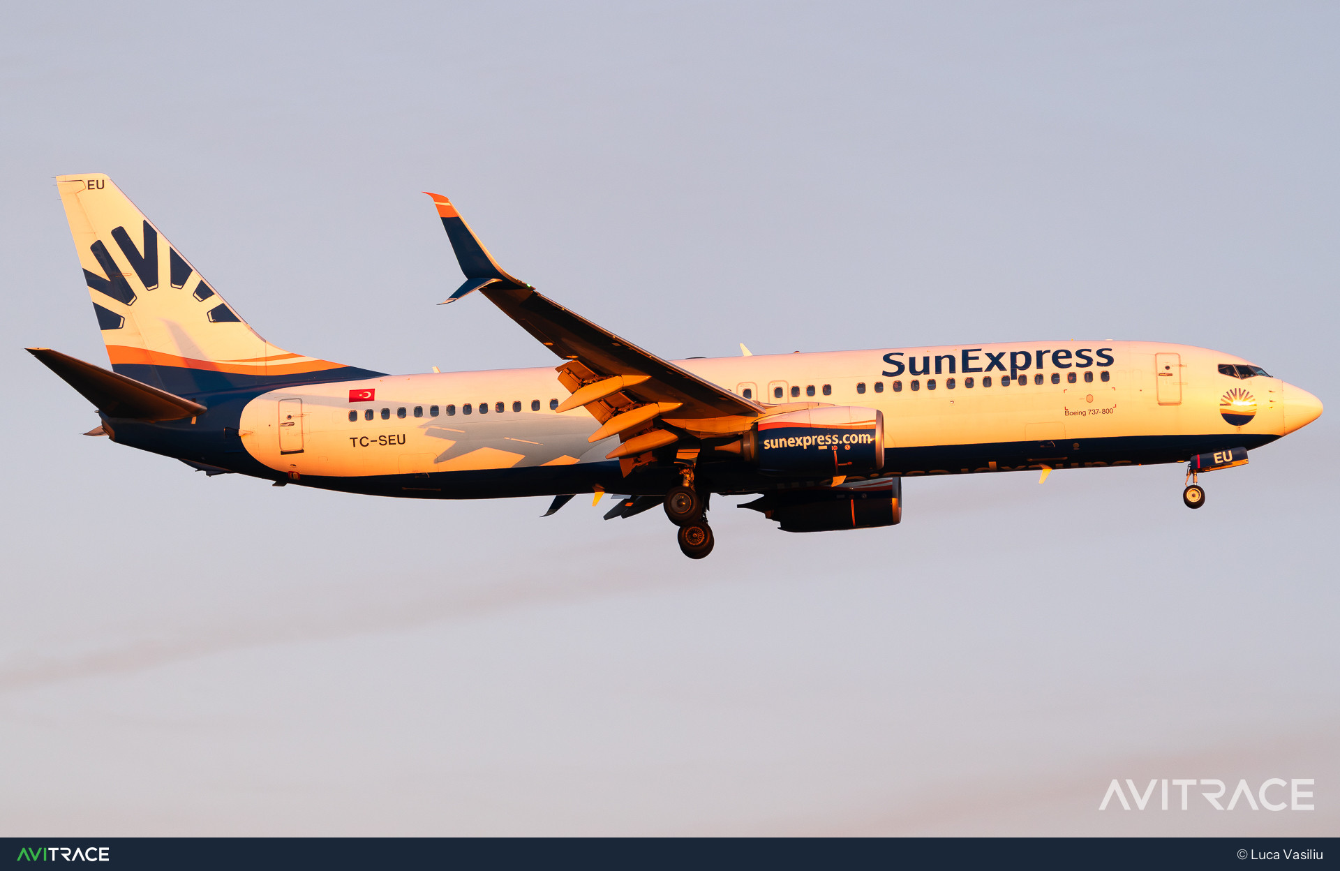 TC-SEU, Boeing 737-8HC, photographed by Luca Vasiliu