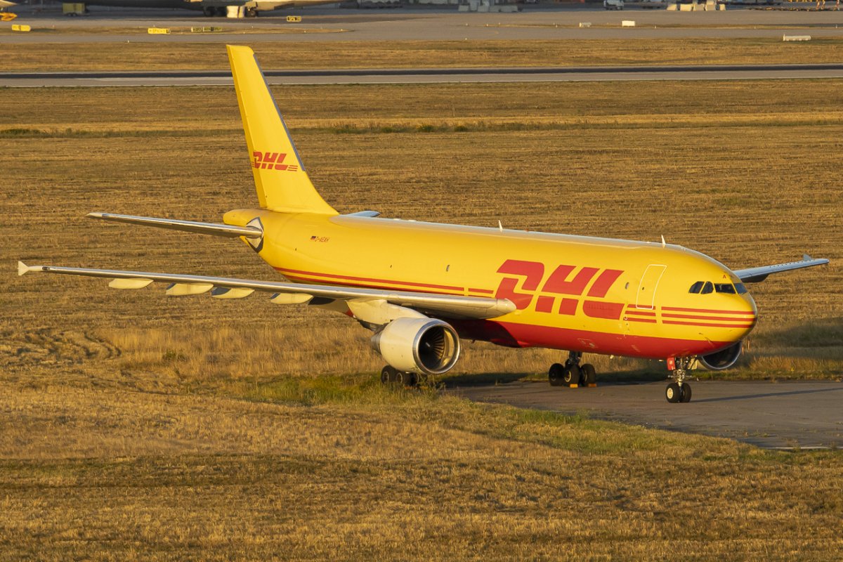 D-AEAH, Airbus A300B4-622R(F), photographed by Carl A.