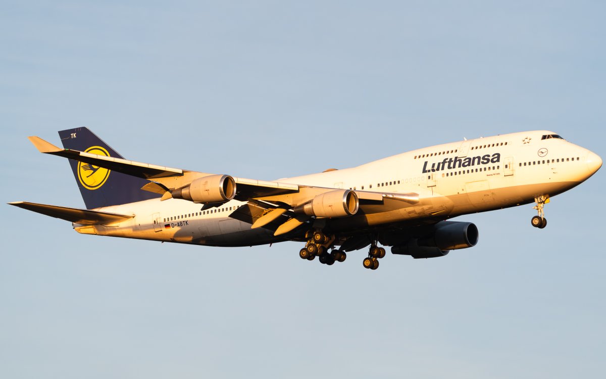 D-ABTK, Boeing 747-430, photographed by Luca Vasiliu