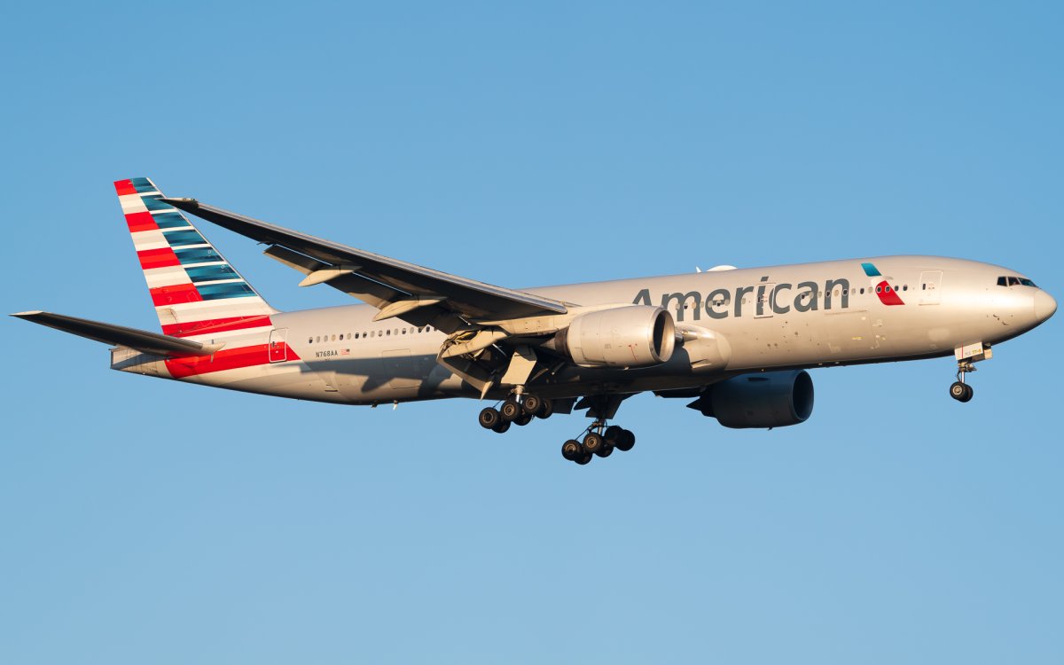 N768AA, Boeing 777-223(ER), photographed by Luca Vasiliu