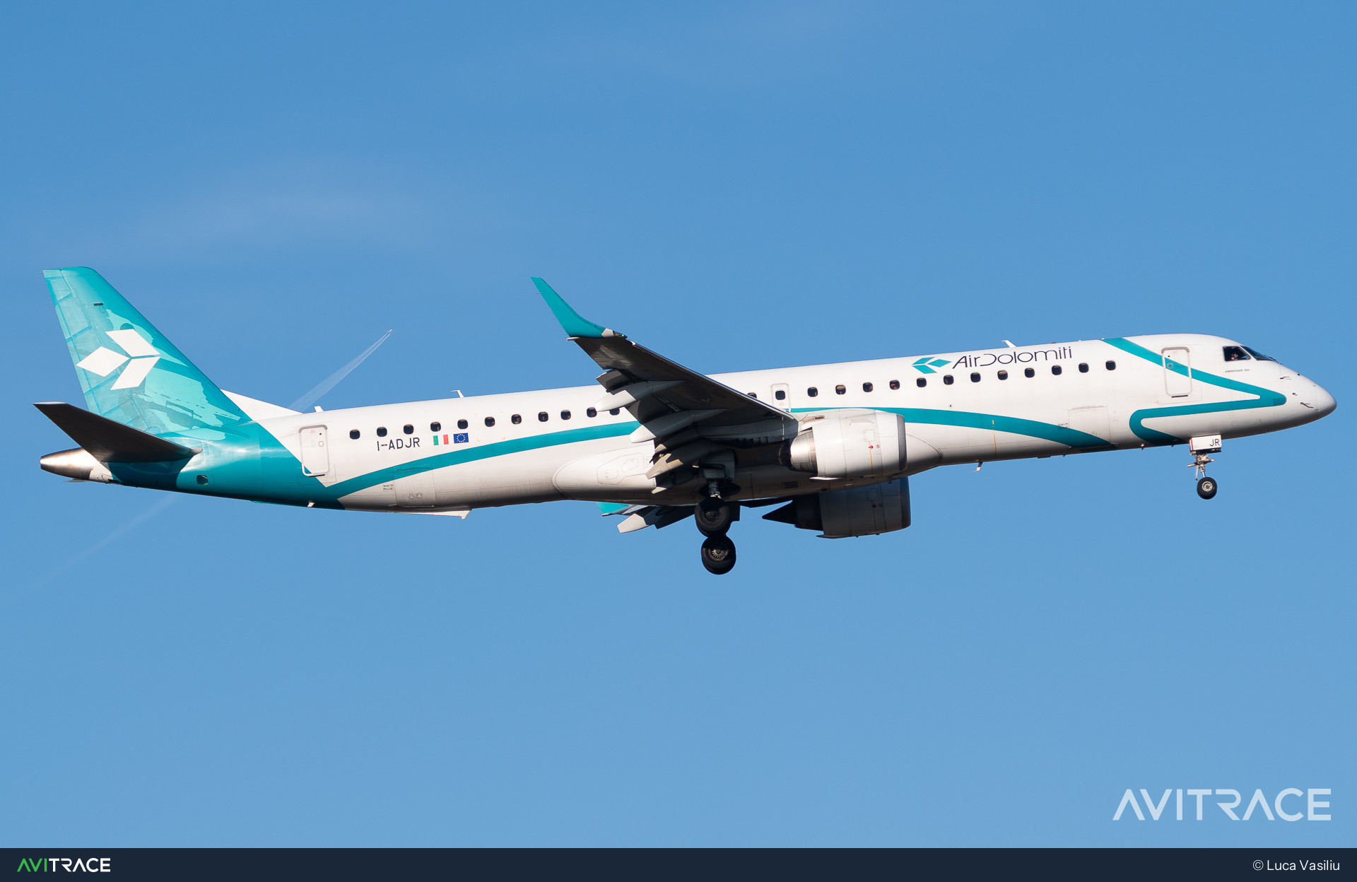I-ADJR, Embraer ERJ-190-200LR, photographed by Luca Vasiliu