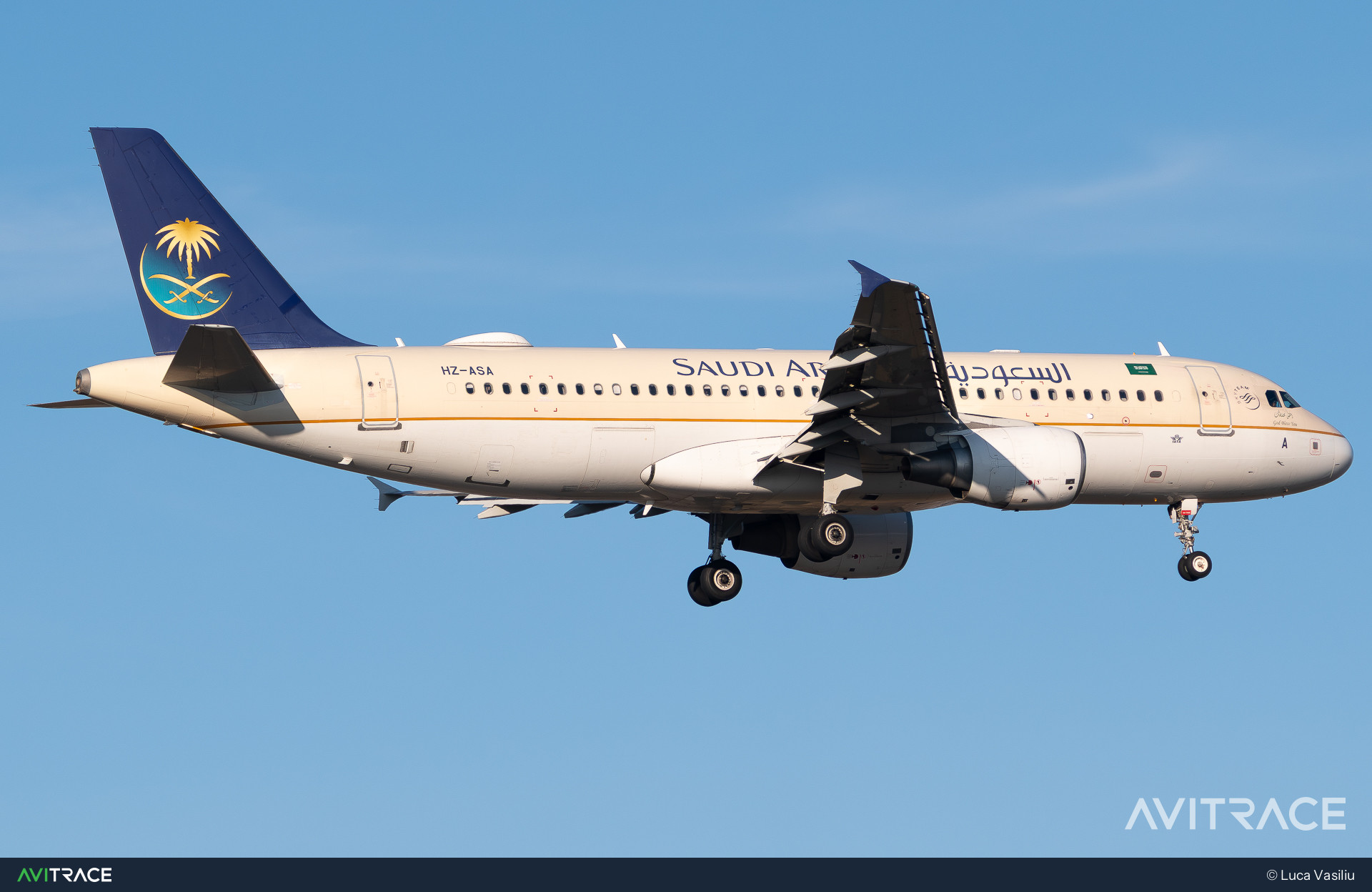 HZ-ASA, Airbus A320-214, photographed by Luca Vasiliu