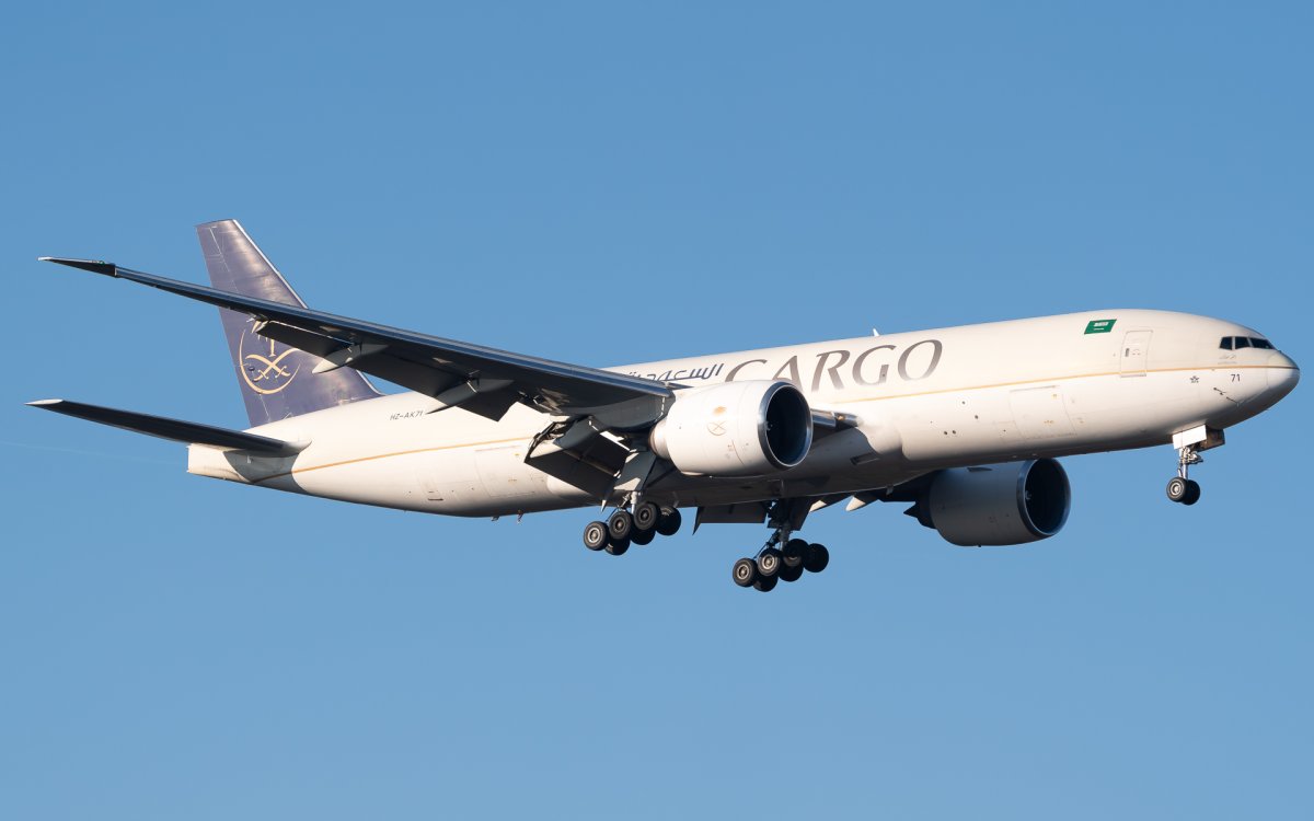 HZ-AK71, Boeing 777-FFG, photographed by Luca Vasiliu