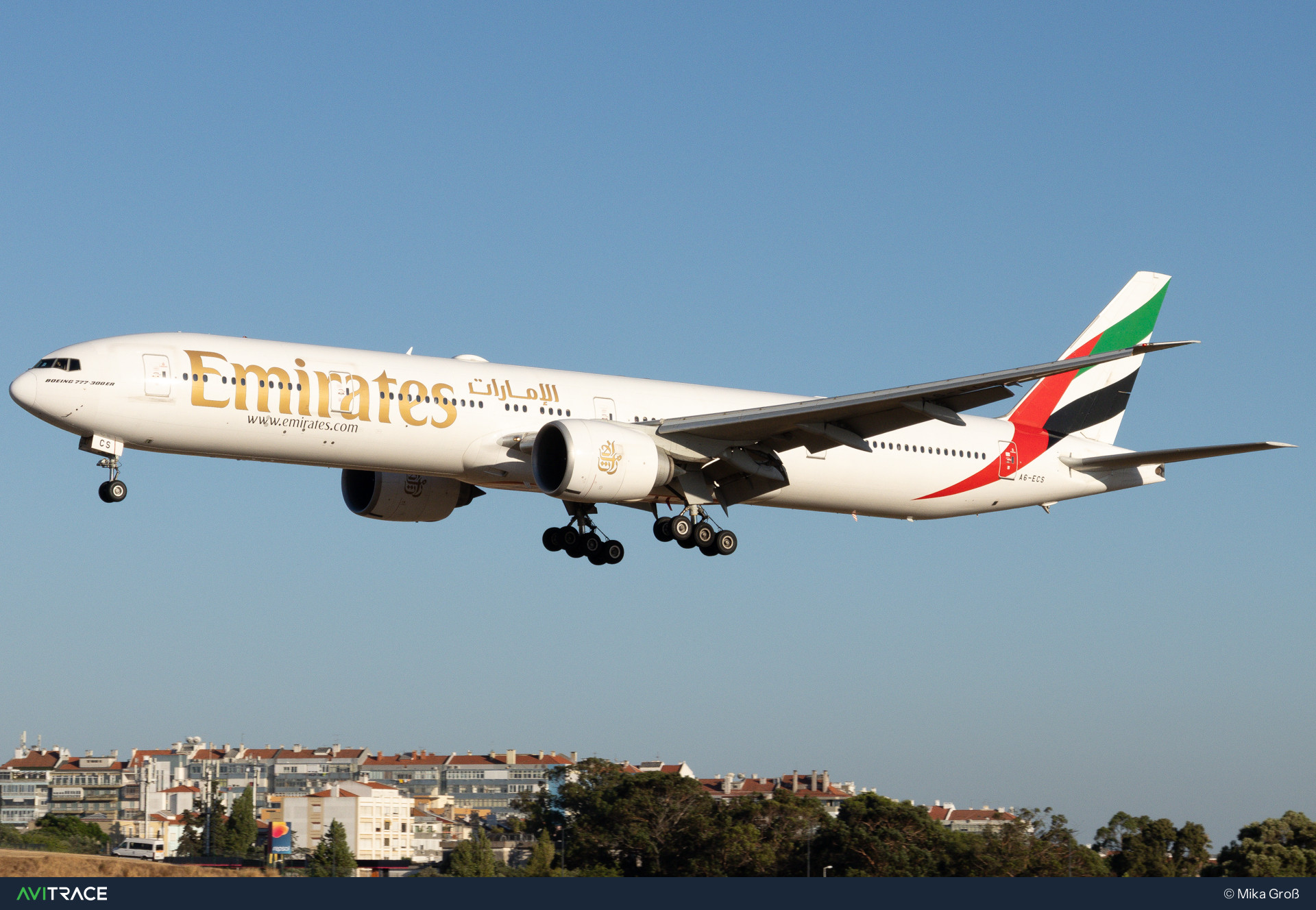 A6-ECS, Boeing 777-31H(ER), photographed by Mika Groß