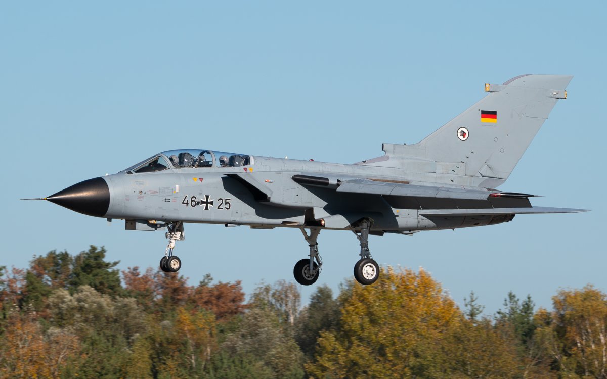 46+25, Panavia Tornado ECR, photographed by Luca Vasiliu