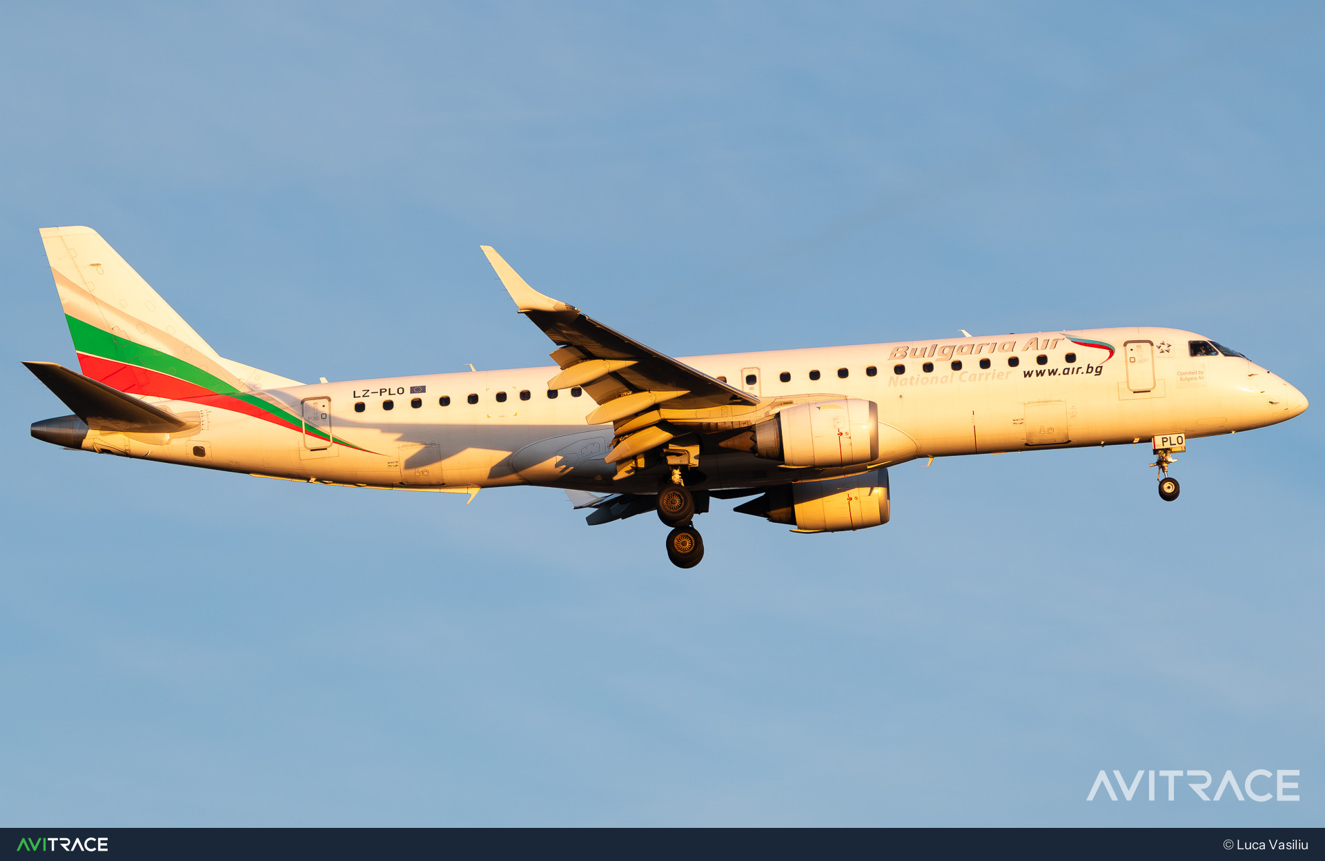 LZ-PLO, Embraer ERJ-190-100IGW, photographed by Luca Vasiliu