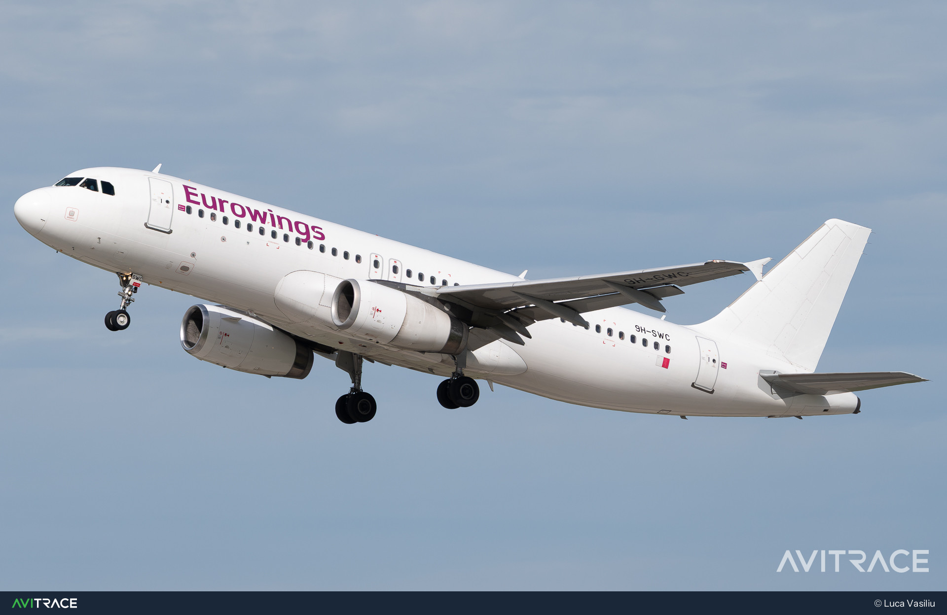 9H-SWC, Airbus A320-232, photographed by Luca Vasiliu