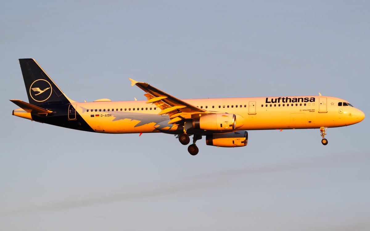 D-AISH, Airbus A321-231, photographed by Luca Vasiliu