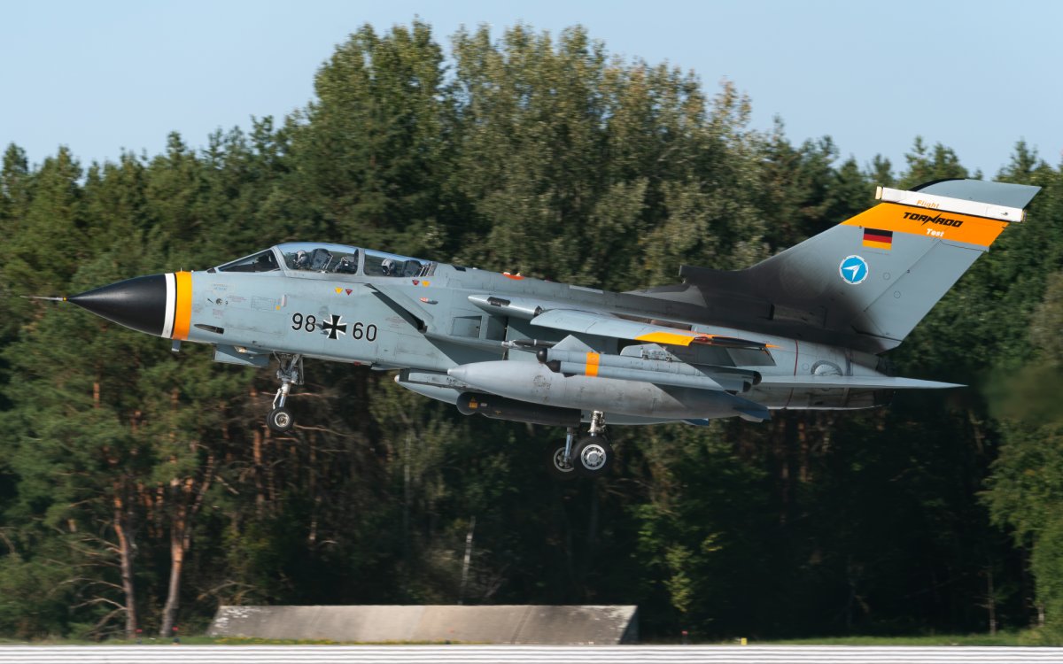 98+60, Panavia Tornado IDS, photographed by Luca Vasiliu