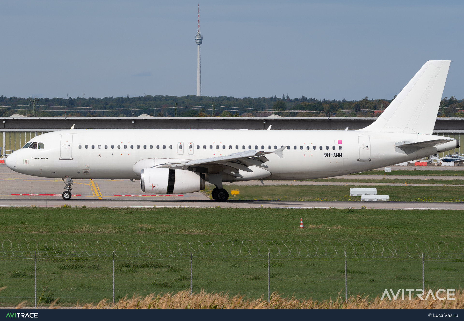 9H-AMM, Airbus A320-232, photographed by Luca Vasiliu