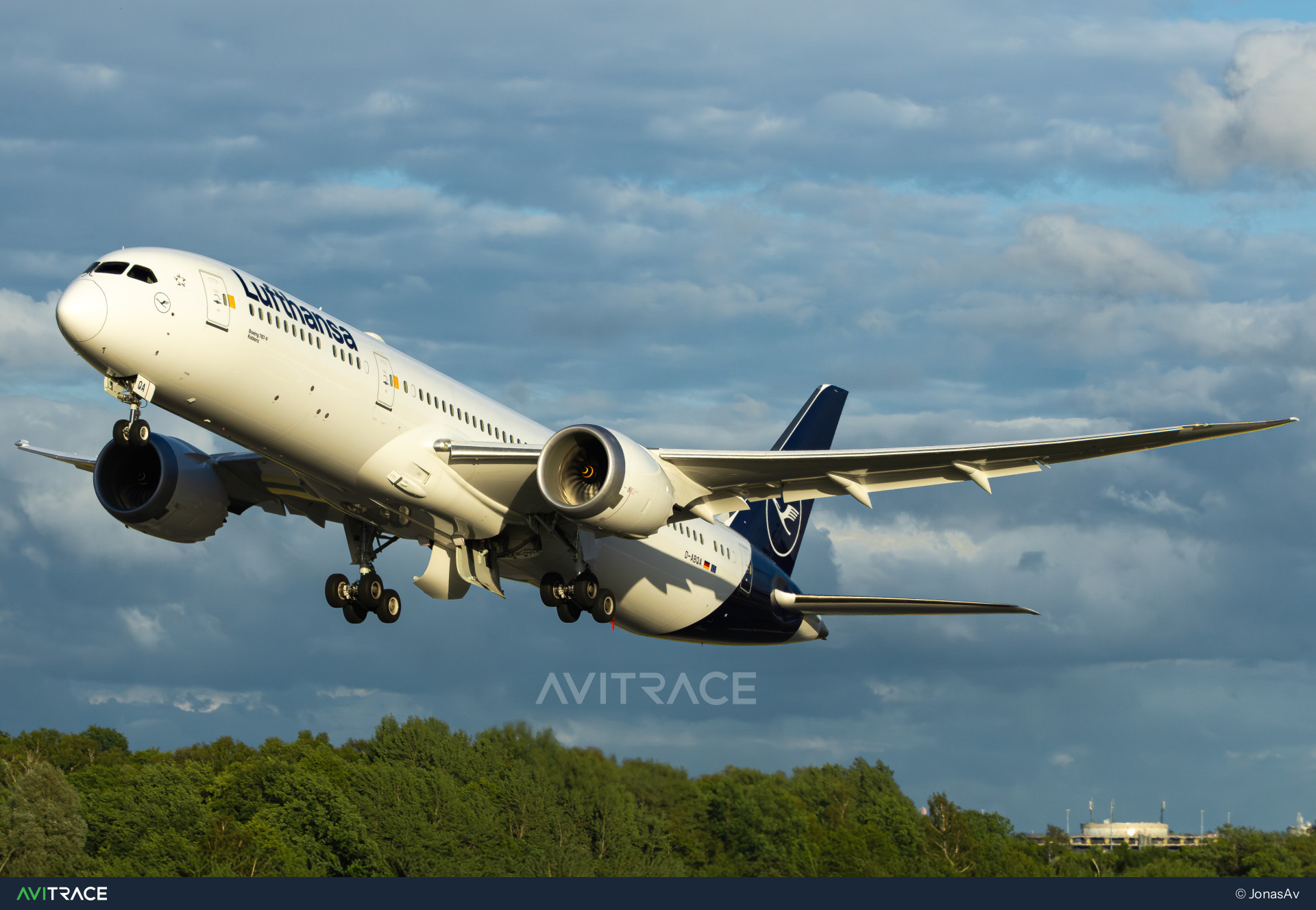 D-ABQA, 787-9, photographed by JonasAv