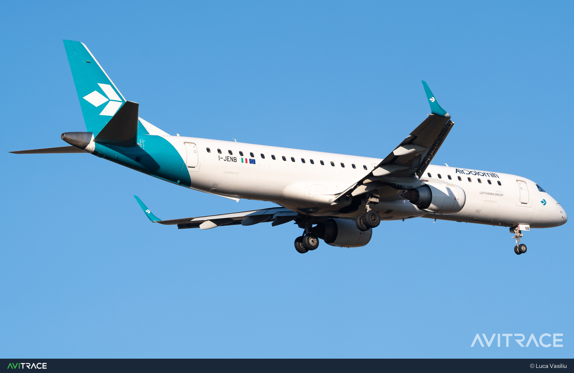 I-JENB, Embraer ERJ-190-200LR, photographed by Luca Vasiliu