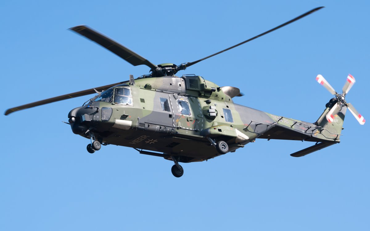 79+38, NH-90TTH, photographed by Luca Vasiliu