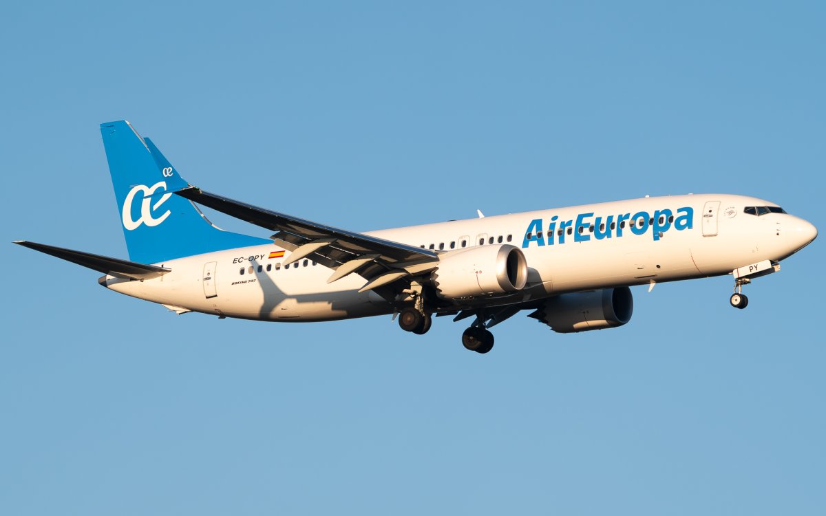 EC-OPY, Boeing 737-8 MAX, photographed by Luca Vasiliu