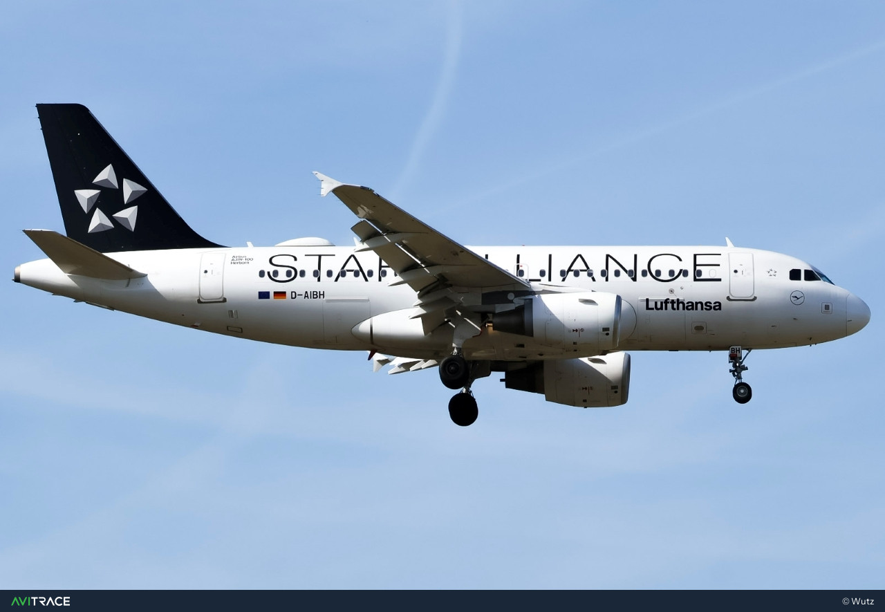 D-AIBH, Airbus A319-112, photographed by Wutz