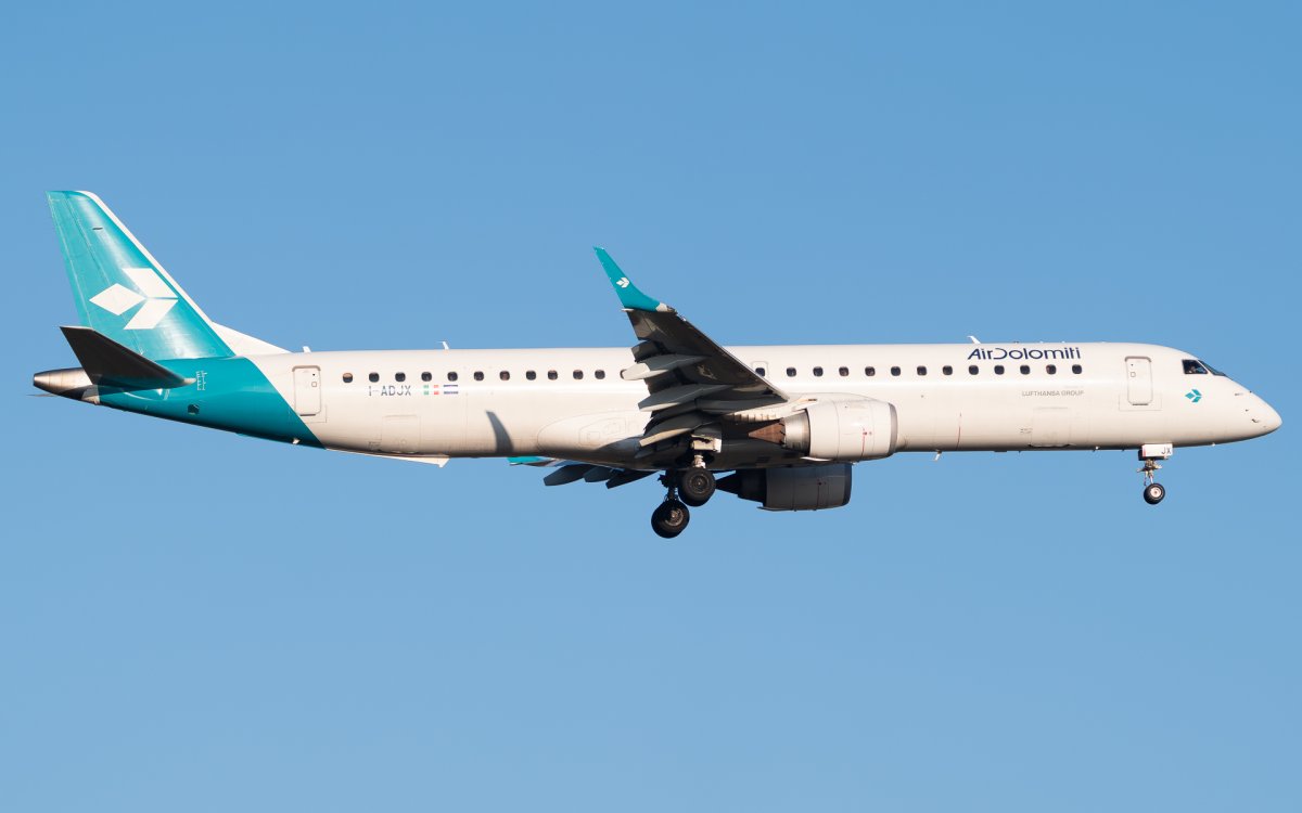 I-ADJX, Embraer ERJ-190-200LR, photographed by Luca Vasiliu