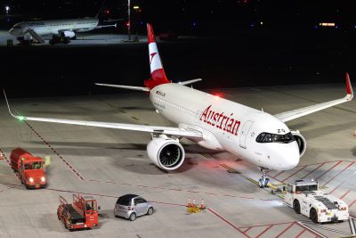 OE-LZQ, photographed by JonasAv