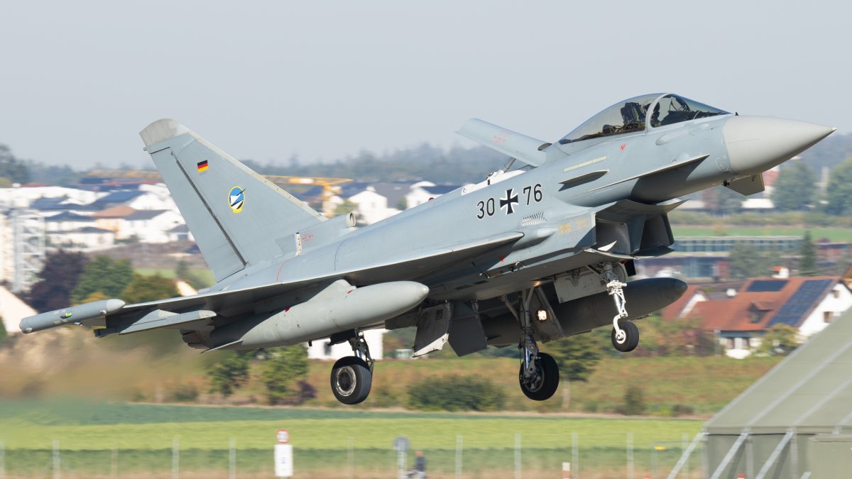 30+76, Typhoon EF2000, photographed by strgurke