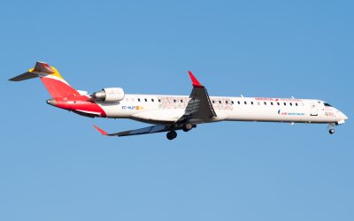 EC-MJP, Bombardier CRJ-1000, photographed by Luca Vasiliu
