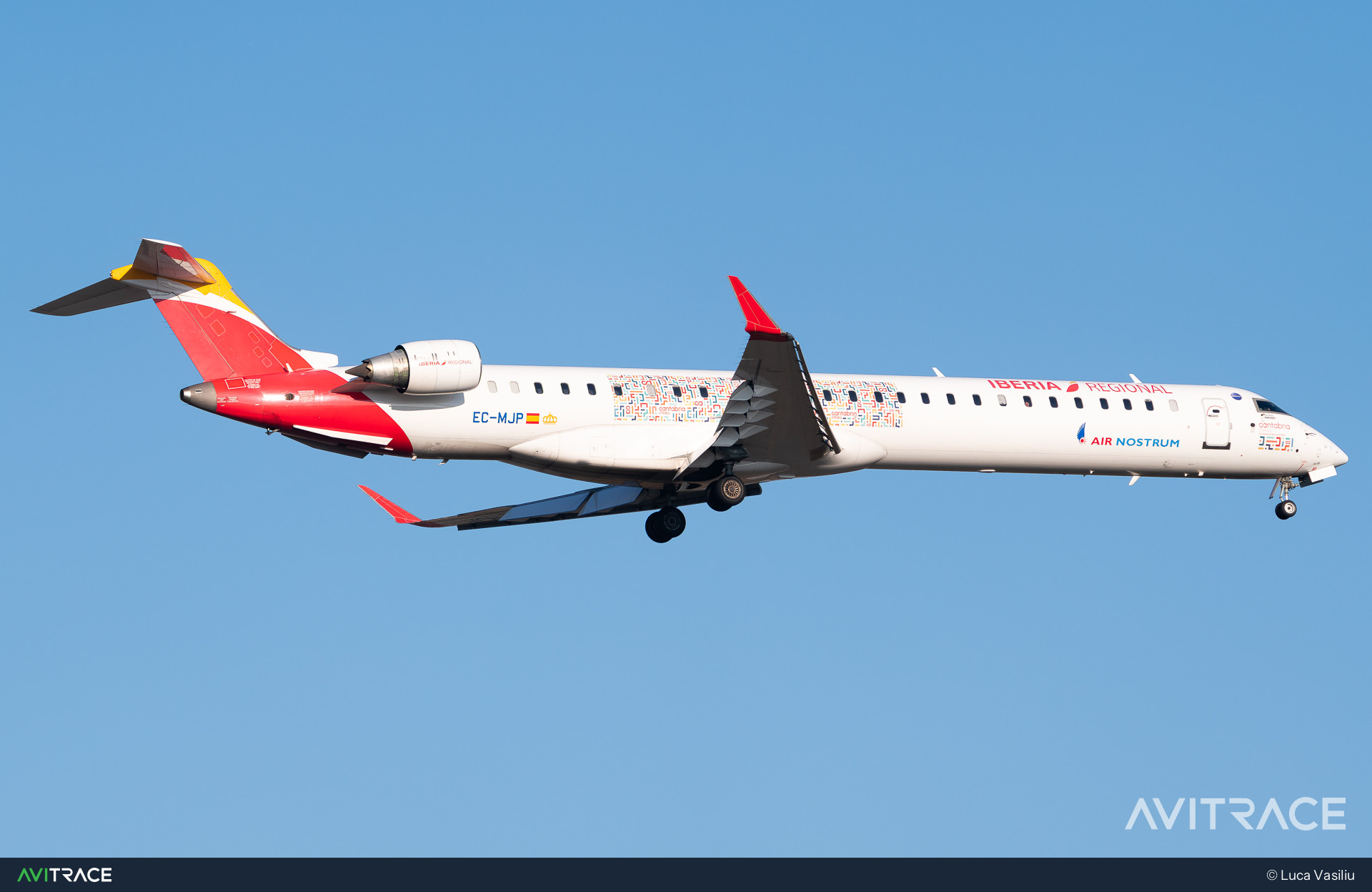 EC-MJP, Bombardier CRJ-1000, photographed by Luca Vasiliu