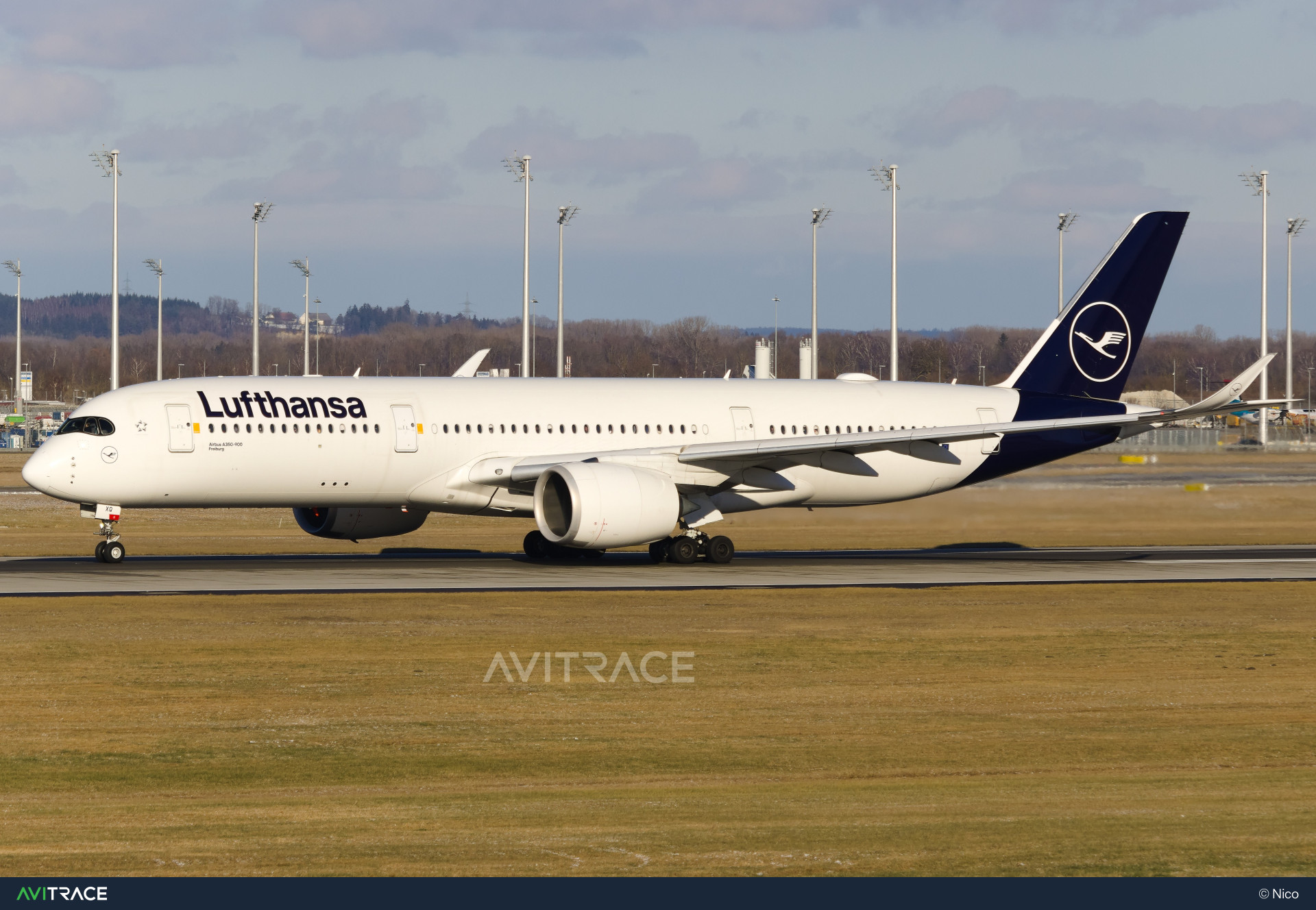 D-AIXQ, Airbus A350-941, photographed by Nico