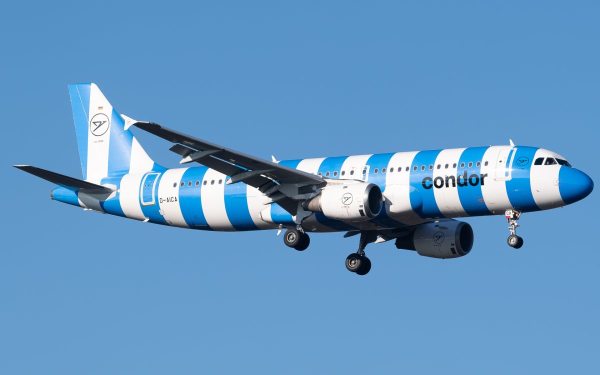 D-AICA, Airbus A320-212, photographed by Luca Vasiliu